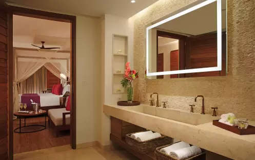 PREFERRED CLUB BUNGALOW MASTER SUITE OCEAN FRONT WASHROOM PREFERRED CLUB BUNGALOW MASTER SUITE OCEAN FRONT WASHROOM